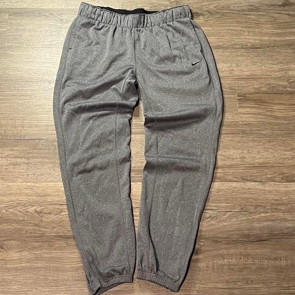 Nike Grey Therma-Fit Retro Sportswear Sweatpants Jogger size small